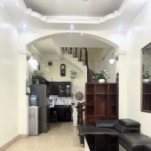 Cho thuê nhà riêng ngõ 122 phố Yên Hoà, Cầu Giấy, 5 tầng, 40m2, 3 ngủ, Full đồ giá 12 Triệu